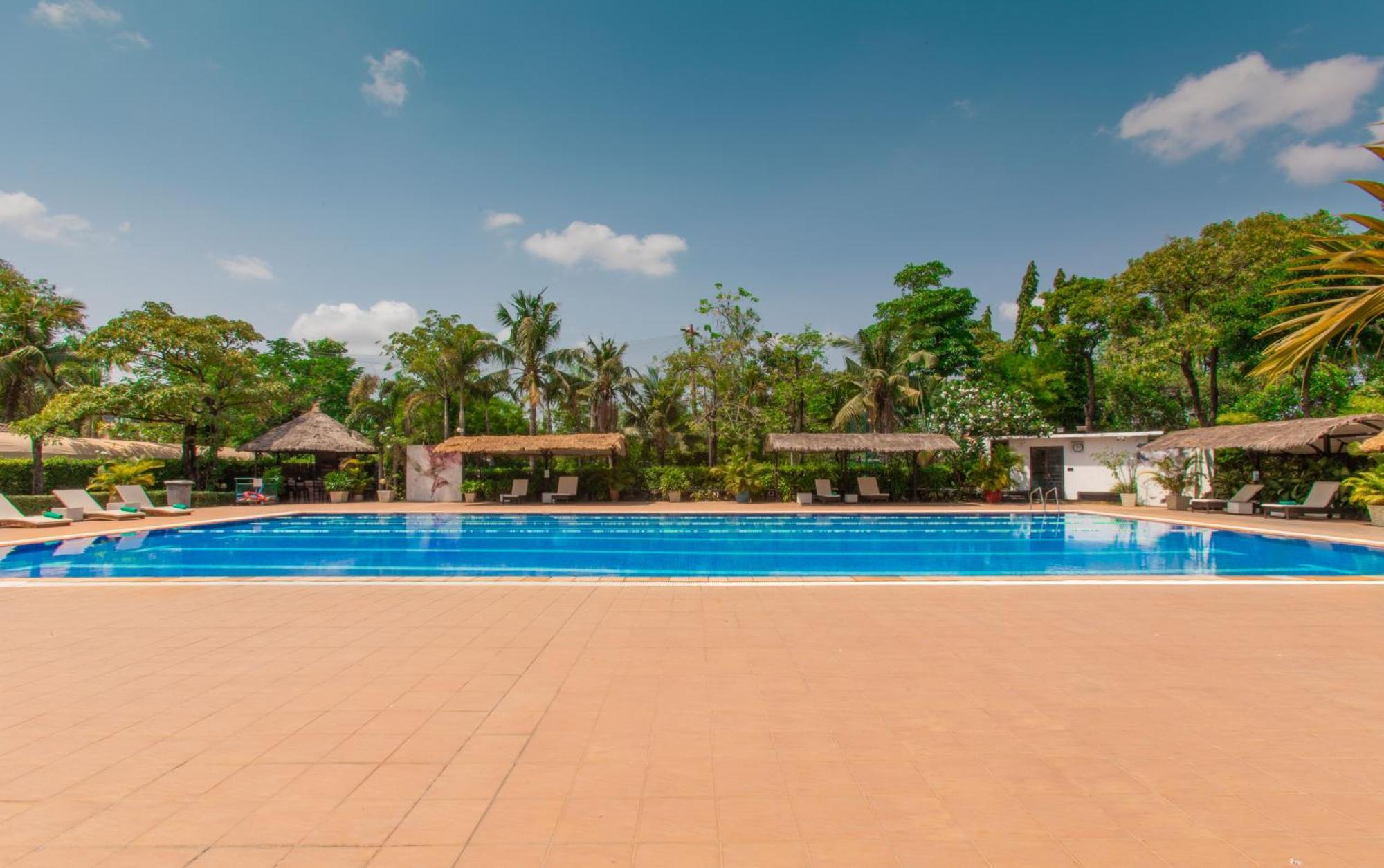 Cambodian Country Club Hotel Phnompen Kültér fotó