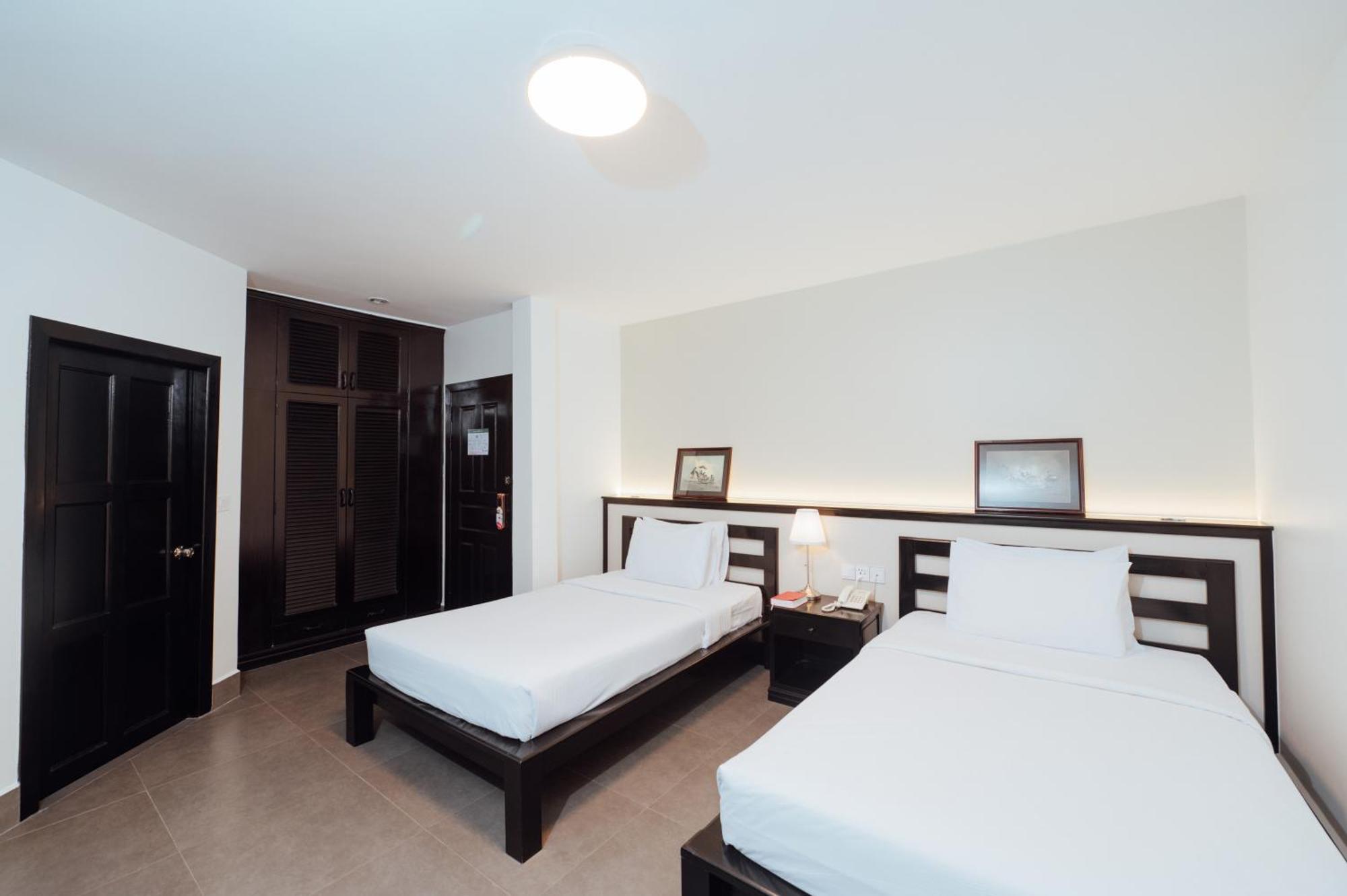 Cambodian Country Club Hotel Phnompen Kültér fotó