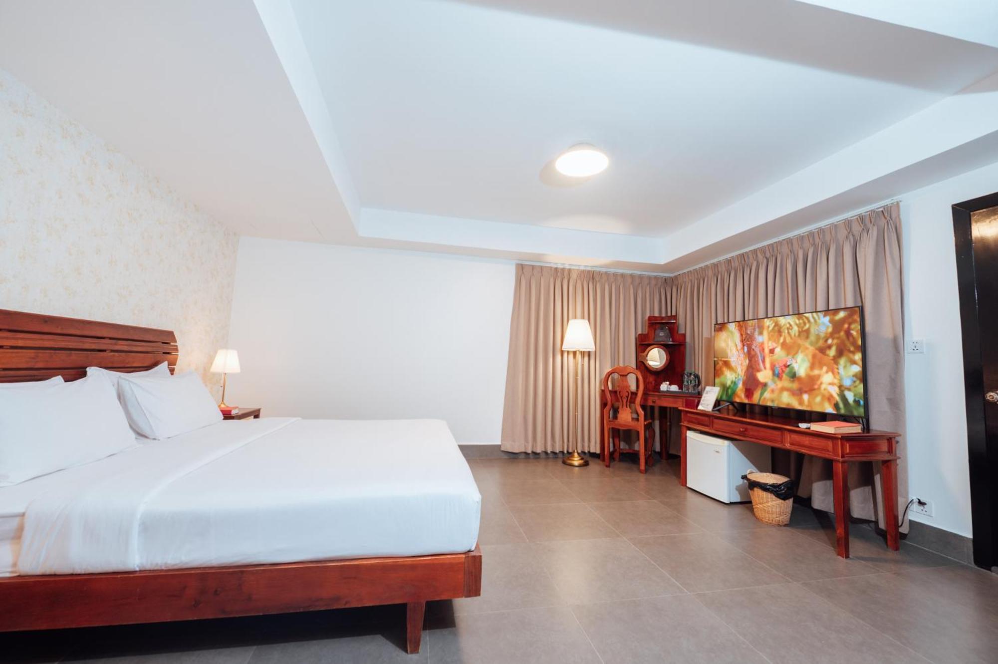 Cambodian Country Club Hotel Phnompen Kültér fotó